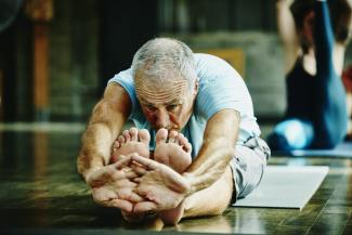 Stretching Exercises for aging feet (image credit Growing Bolder)